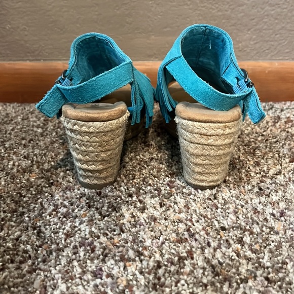Minnetonka fringe wedges Turquoise 7! - Picture 4 of 8